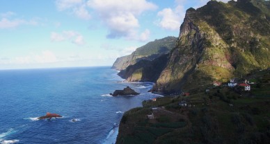 Les falaises de Madère, une île aux mille facettes