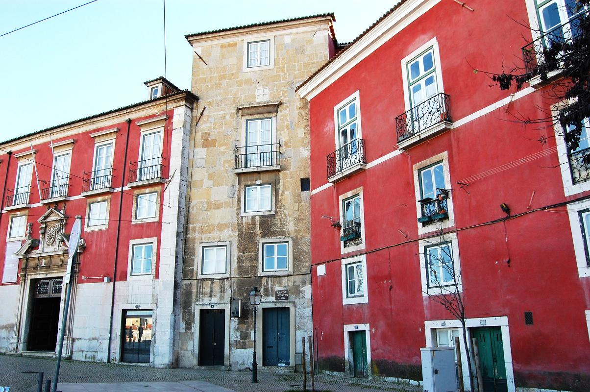 muraille entre deux maisons