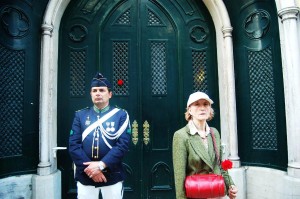 caserne du carmo à lisbonne anniversaire révolution des oeillets.