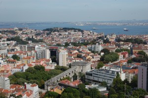 vue imprenable sur Lisbonne depuis le belvédère des Amoreiras.