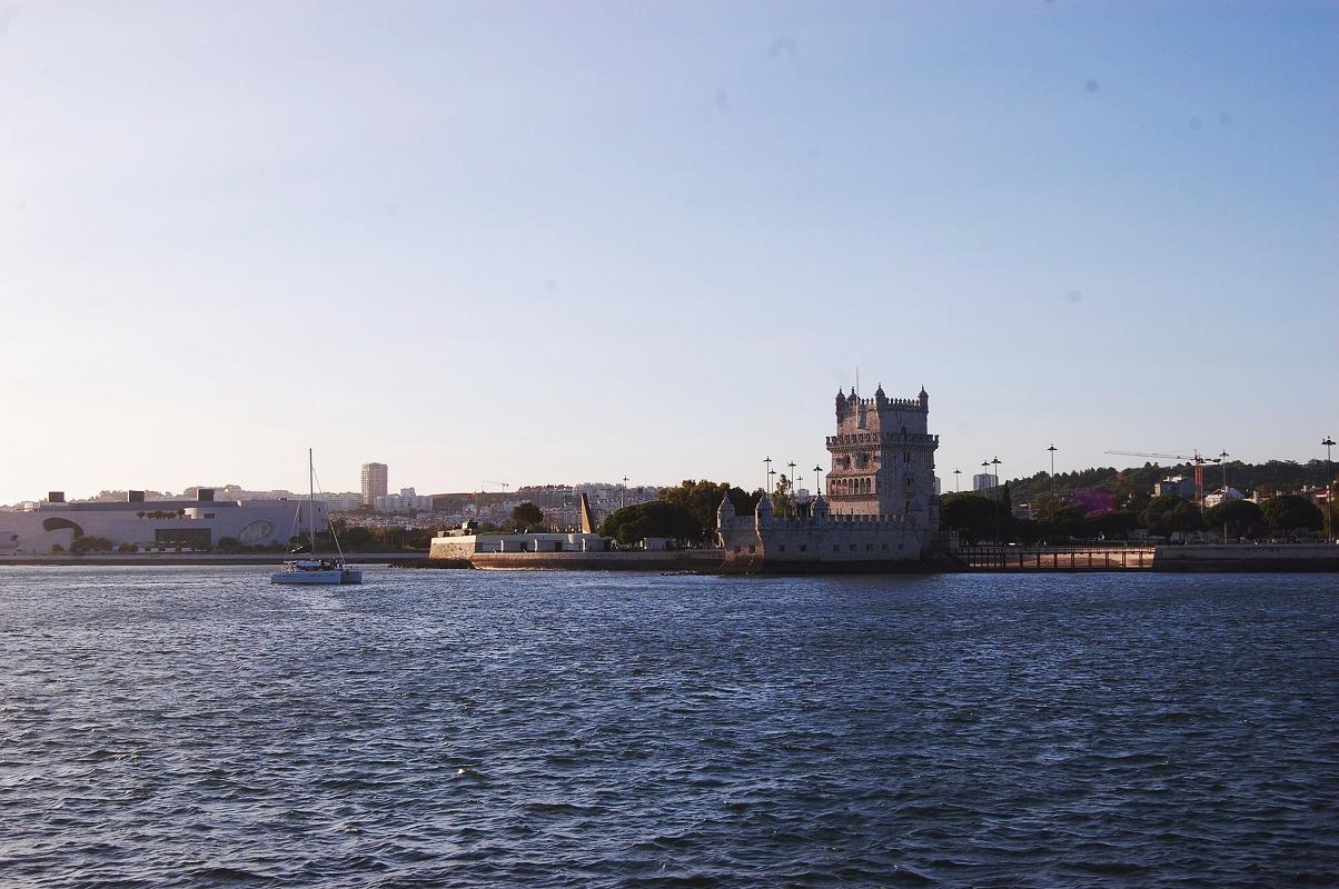 vue imprenable depuis le Tage sur la Tour de Belém
