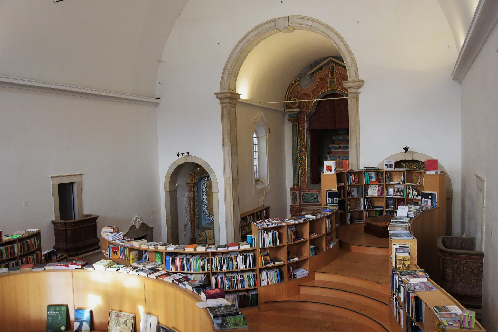 Santiago église librairie de Óbidos