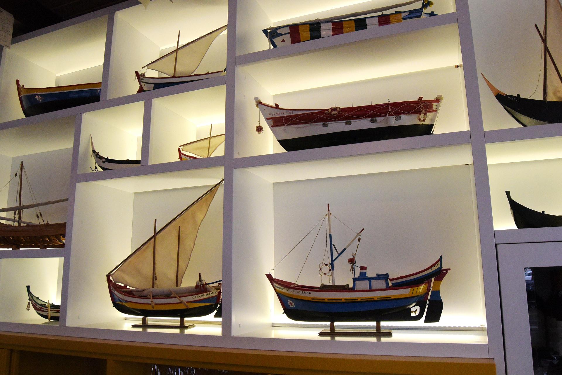 Taille réduite pouu les bateaux traditionnels de nazaré