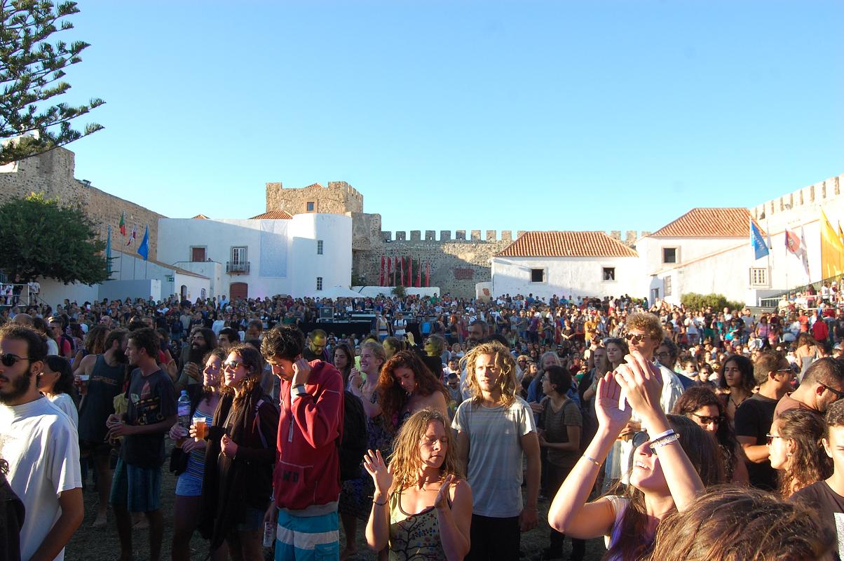 au sud d eLisbonne le festival de world musique de Sines