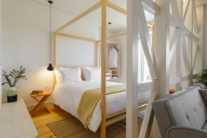 a cosy and fresh room in Graça At Lisbon room