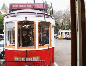 voyage à la carte à bord du tram rouge