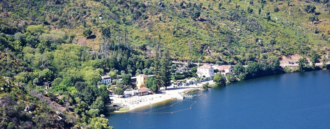 Alamal Beach on the Tagus with footbridges and nic epoint of view