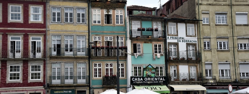 place de la Tour á Porto